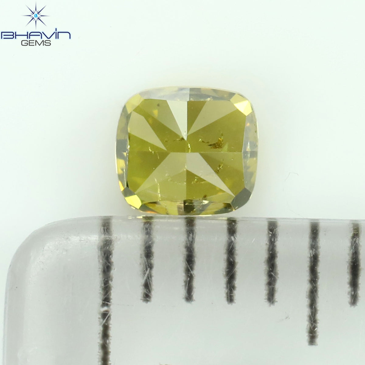0.24 CT クッション シェイプ ナチュラル ルース ダイヤモンド 強化グリーン カラー SI2 クラリティ (3.55 MM)