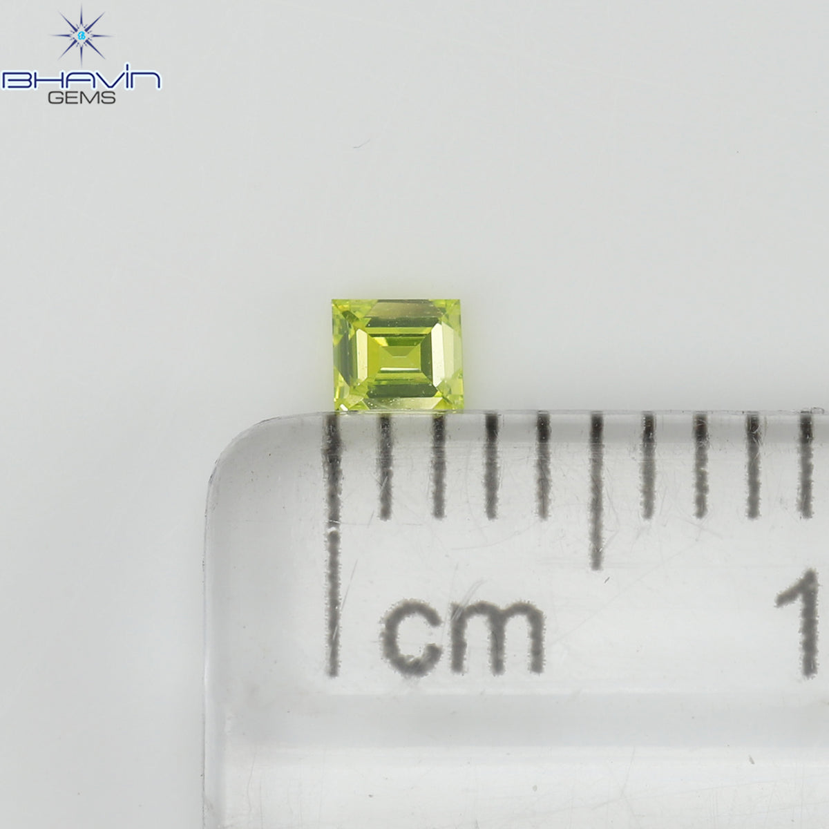 0.09 CT スクエア カット ナチュラル ダイヤモンド エンハンスト グリーニッシュ イエロー カラー VS2 クラリティ (2.45 MM)