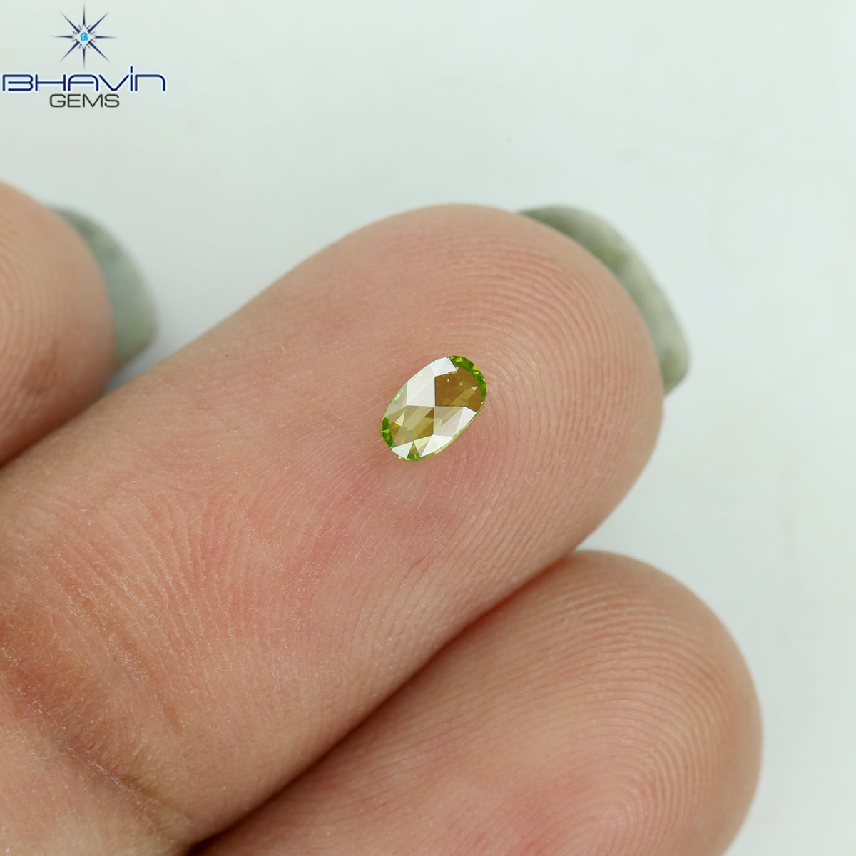0.11 CT Natural Oval Diamond Enhanced Green Color Clarity VS2 (4.04 MM)