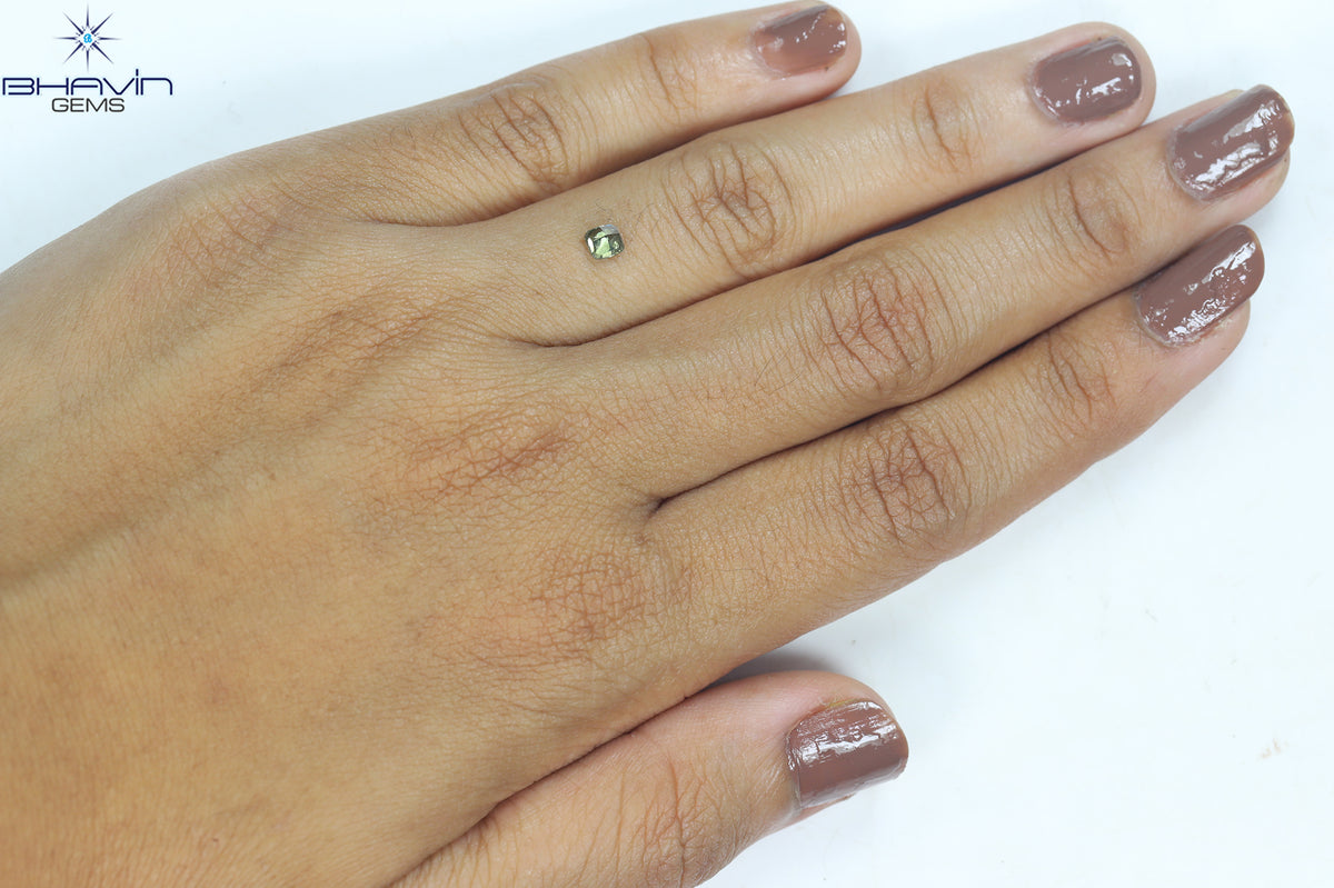 0.28 CT クッション シェイプ ナチュラル ルース ダイヤモンド 強化グリーン カラー SI2 クラリティ (3.68 MM)