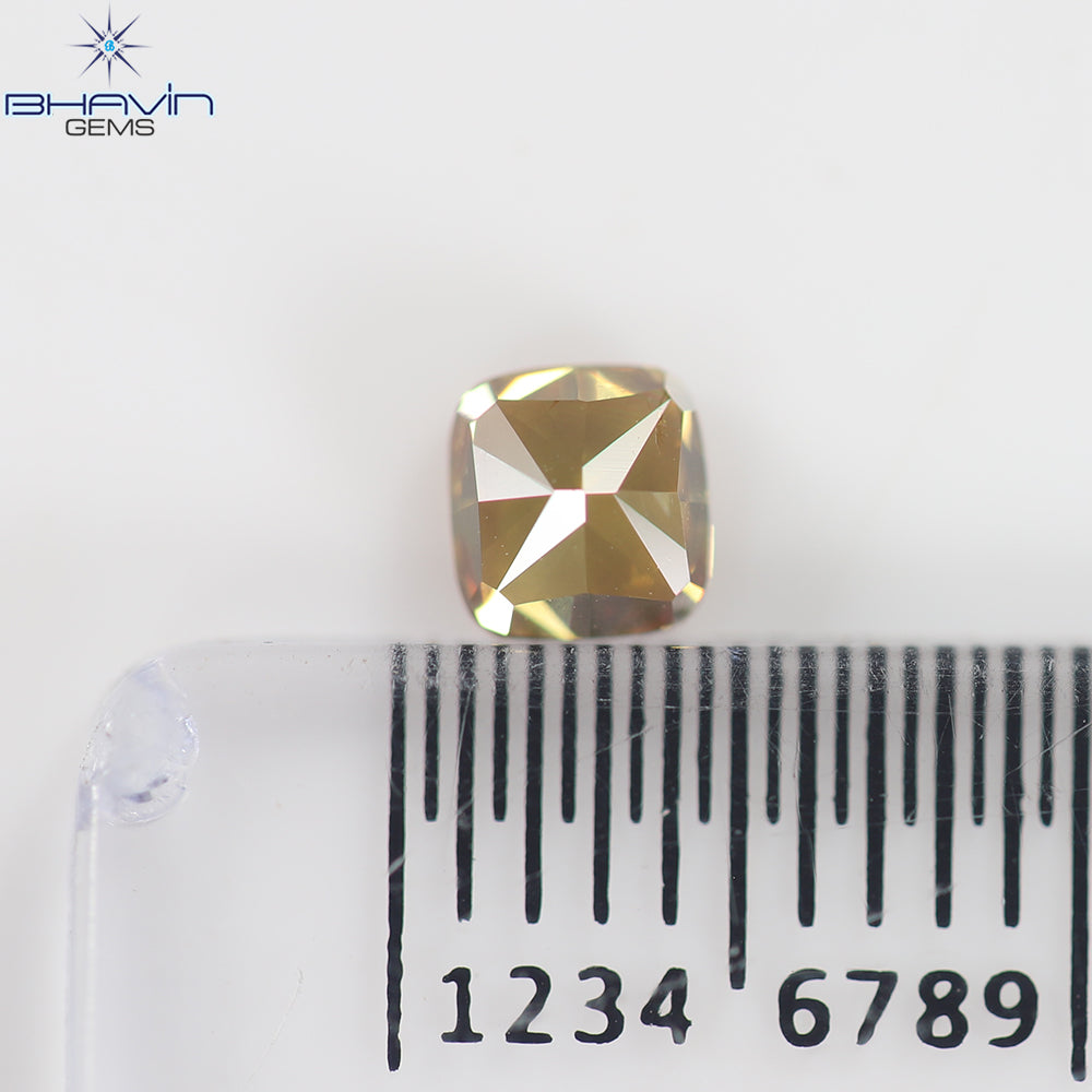 0.38 CT、クッション ダイヤモンド、ピンクがかったブラウン色、クラリティ VS1 (4.02 MM)
