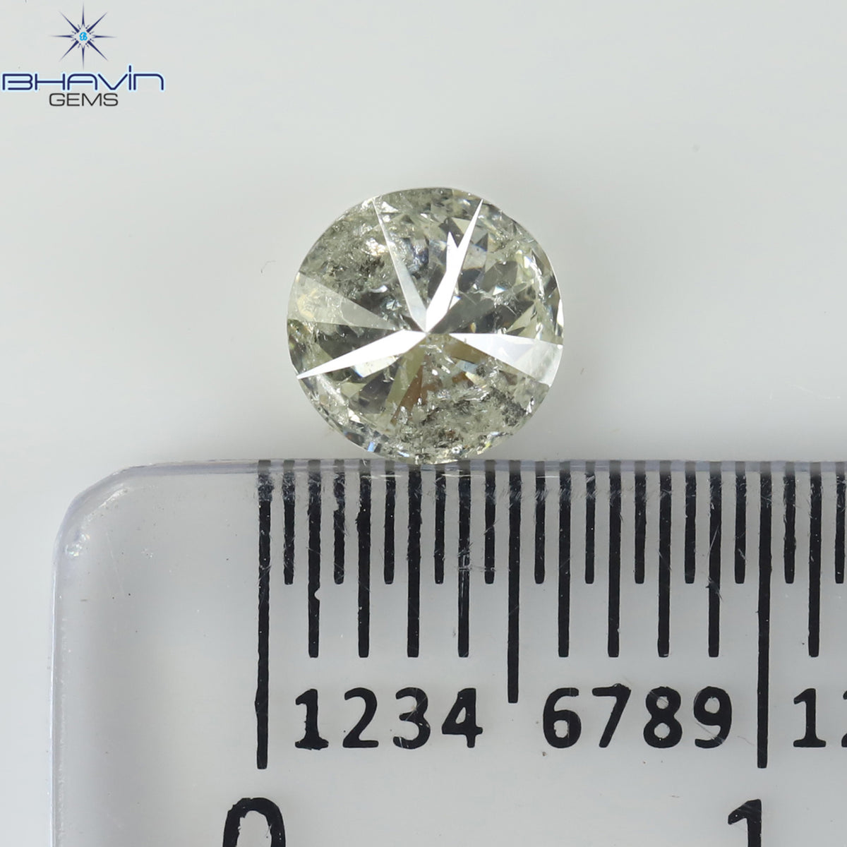 0.63 CT ラウンド シェイプ ナチュラル ルース ダイヤモンド ソルト アンド ペッパー カラー I2 クラリティ (5.55 MM)