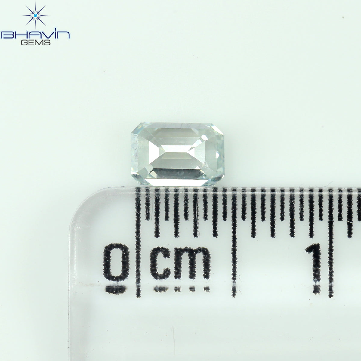 0.39 CT Natural Emerald Diamond Enhanced Greenish Blue Color Clarity VS1 (4.86 MM)