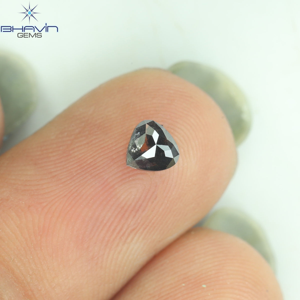 0.29 CT ハート シェイプ ナチュラル ダイヤモンド ソルト アンド ペッパー カラー I3 クラリティ (4.08 MM)