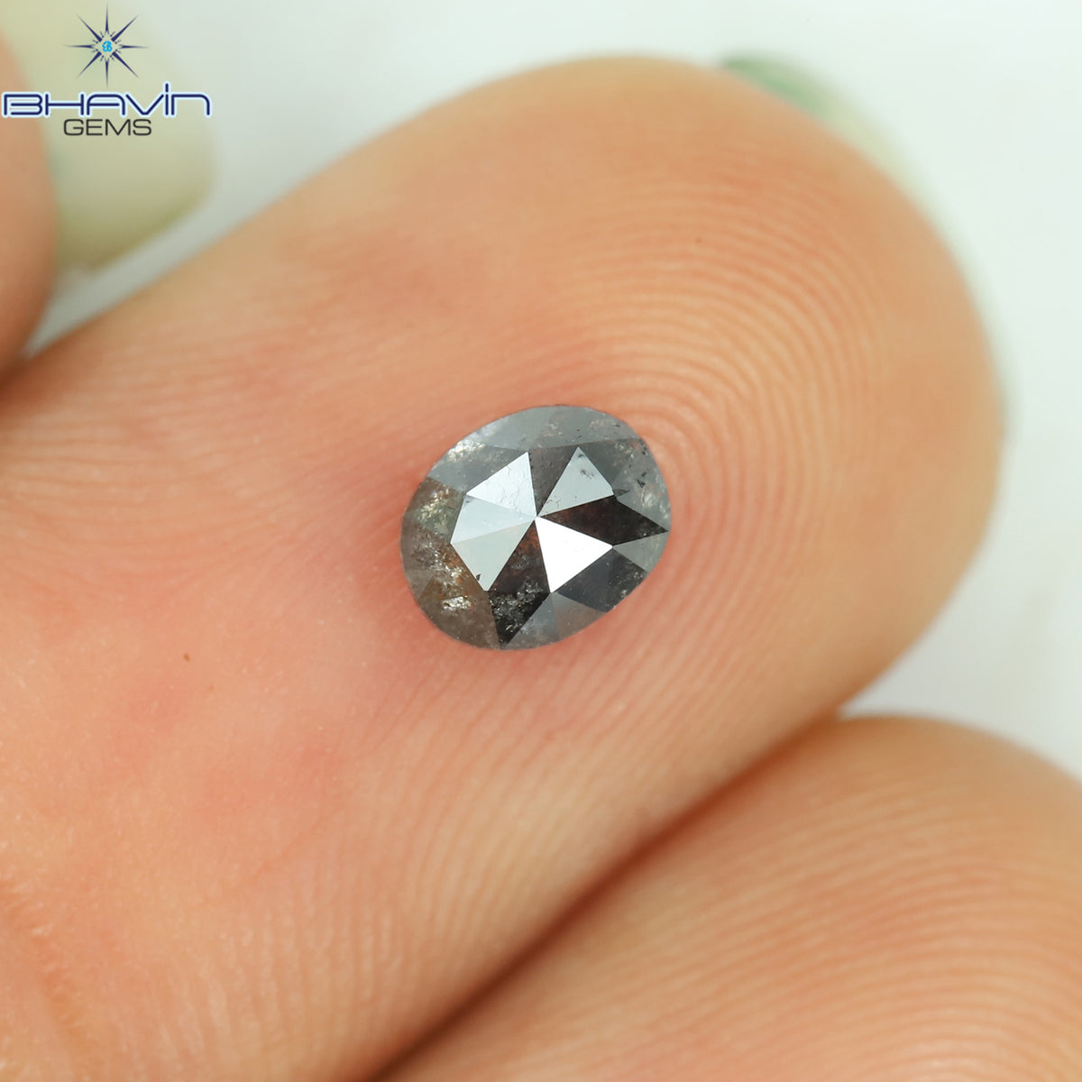 0.45 CT オーバルシェイプ ナチュラル ダイヤモンド ソルト アンド パッパー カラー I3 クラリティ (4.83 MM)