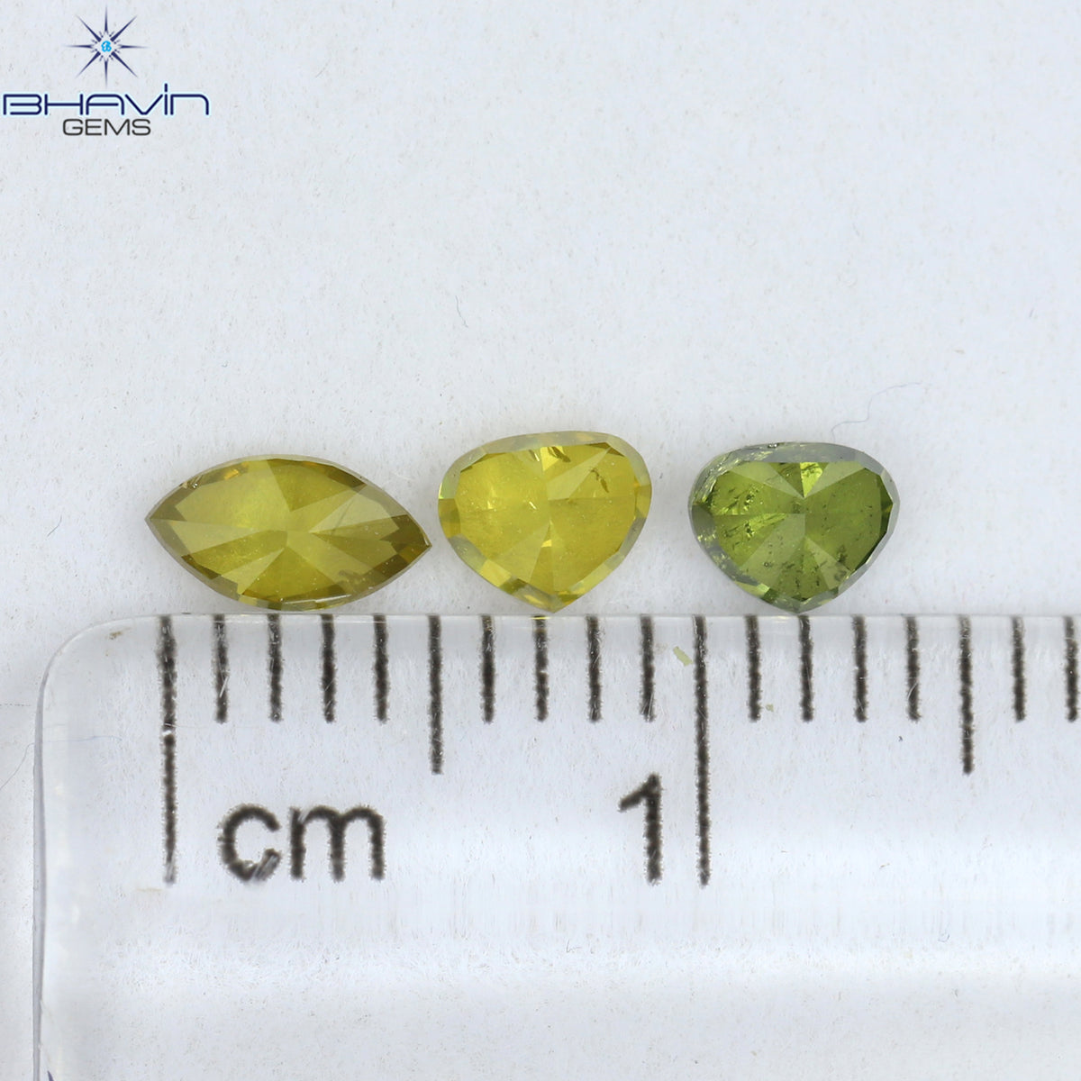 0.66 CT/3 ピース ミックス シェイプ ナチュラル ダイヤモンド イエロー グリーン カラー SI2 クラリティ (5.38 MM)