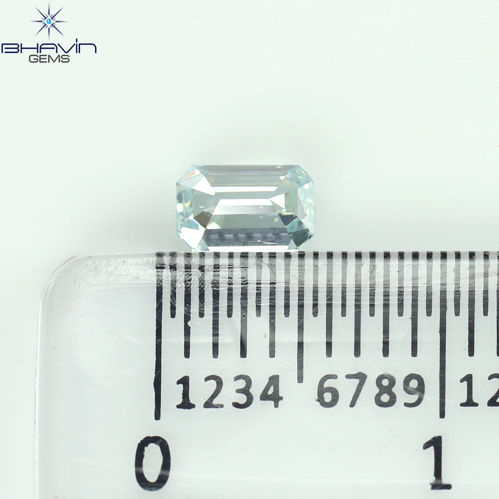 0.38 CT エメラルド シェイプ ナチュラル ダイヤモンド グリーンがかったブルー カラー VS1 クラリティ (4.87 MM)