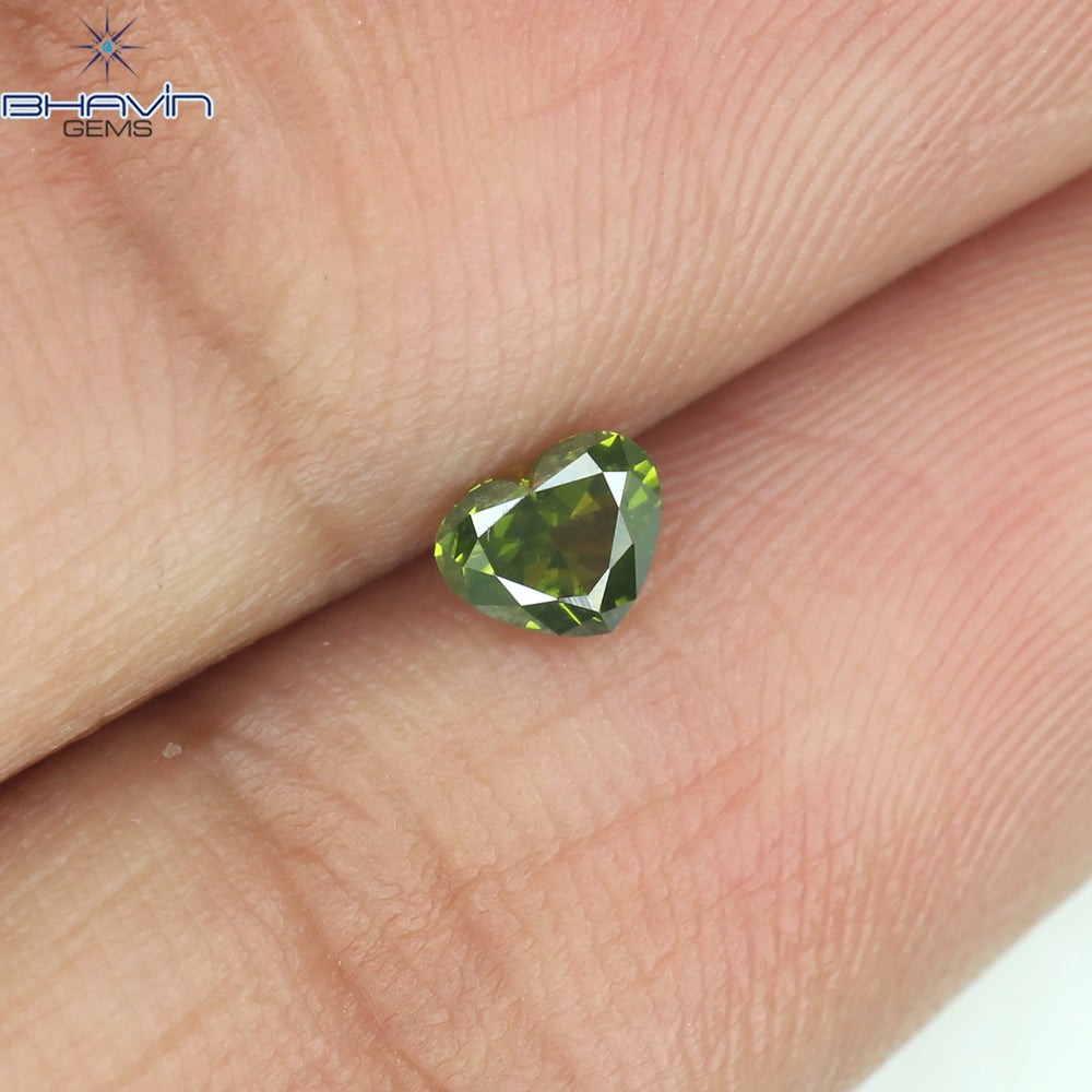 0.23 CT Heart Shape Natural Diamond Green Color VS2 Clarit (4.05 MM)