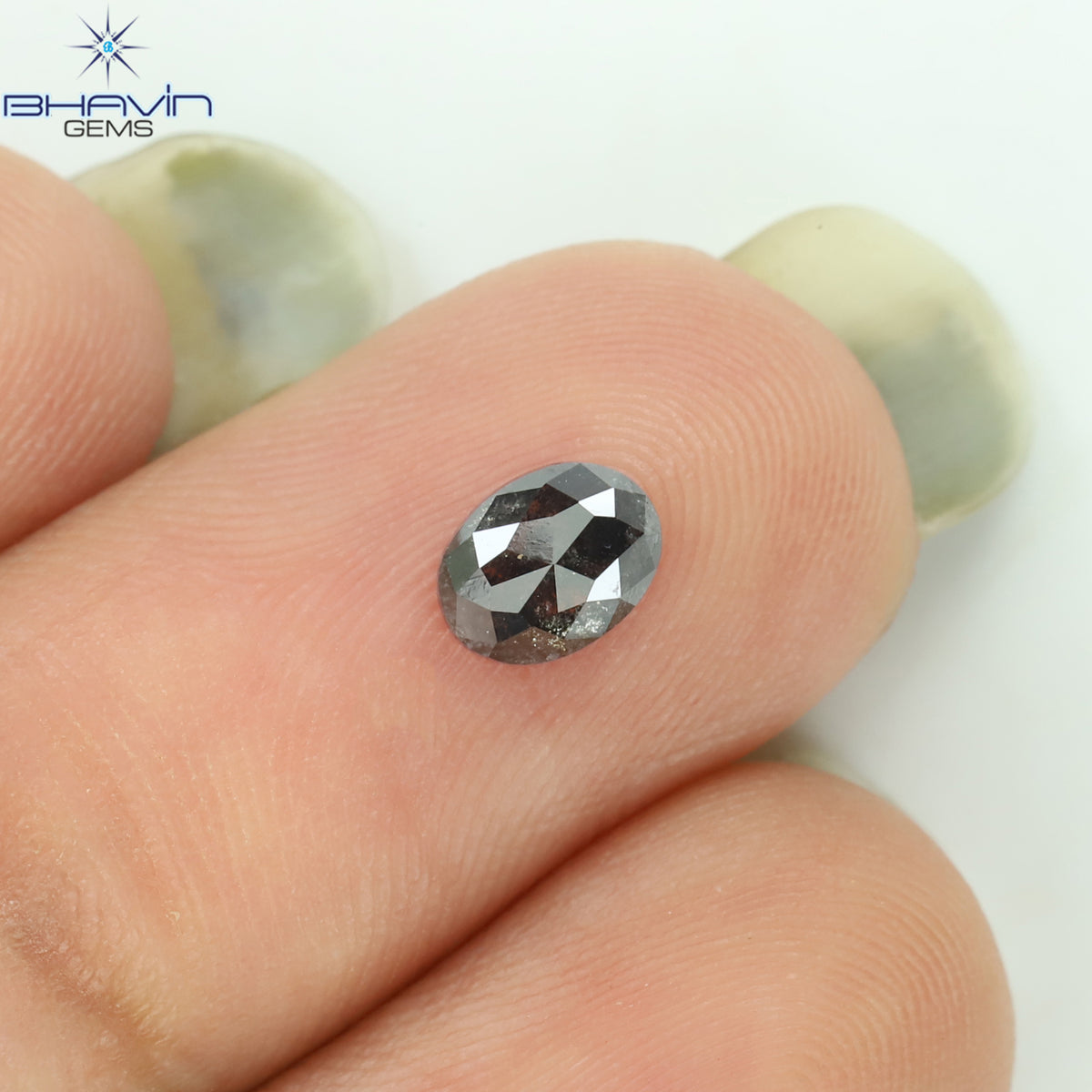0.43 CT オーバルシェイプ ナチュラル ダイヤモンド ソルト アンド パッパー カラー I3 クラリティ (5.18 MM)