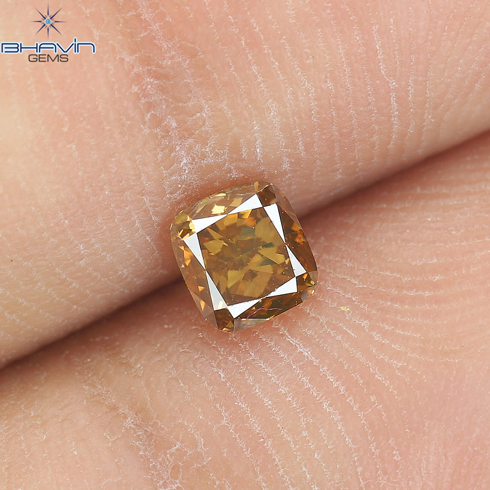 0.38 CT、クッション ダイヤモンド、ピンクがかったブラウン色、クラリティ VS1 (4.02 MM)