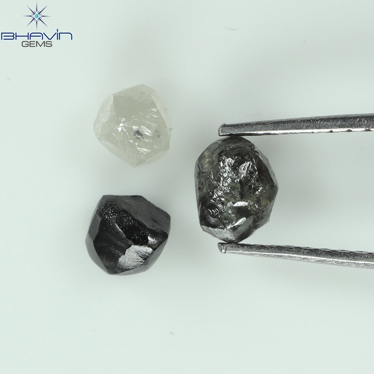 1.68 CT/3 Pcs Natural Rough Diamond Black & White Color Clarity I3 (5.24 MM)