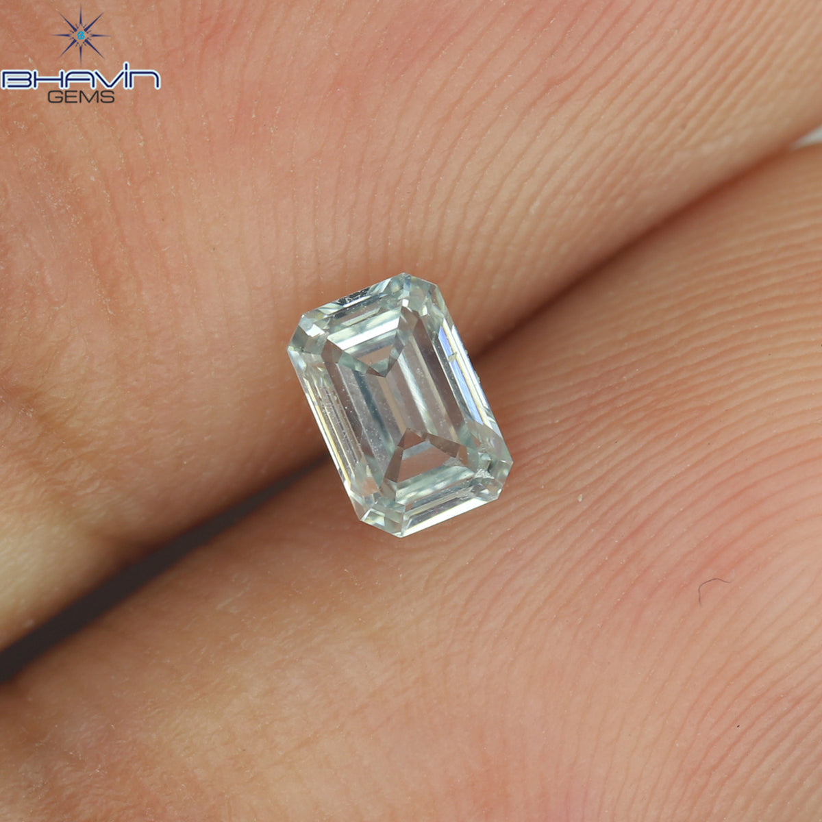 0.39 CT Natural Emerald Diamond Enhanced Greenish Blue Color Clarity VS1 (4.86 MM)