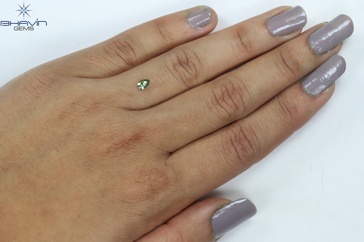 0.23 CT ペアシェイプ ナチュラル ダイヤモンド グリーン カラー I2 クラリティ (6.27 MM)