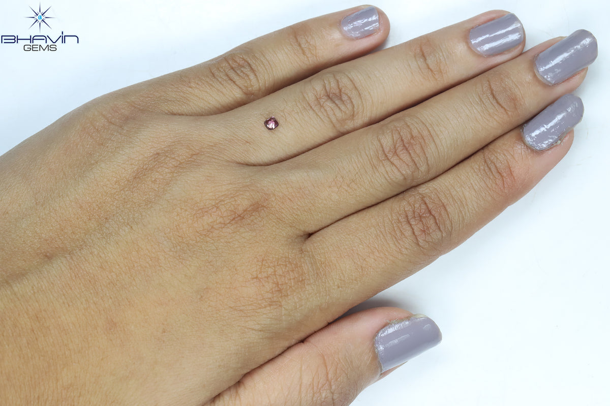 0.07 CT クッション シェイプ ナチュラル ルース ダイヤモンド 強化ピンク色 VS2 クラリティ (2.36 MM)