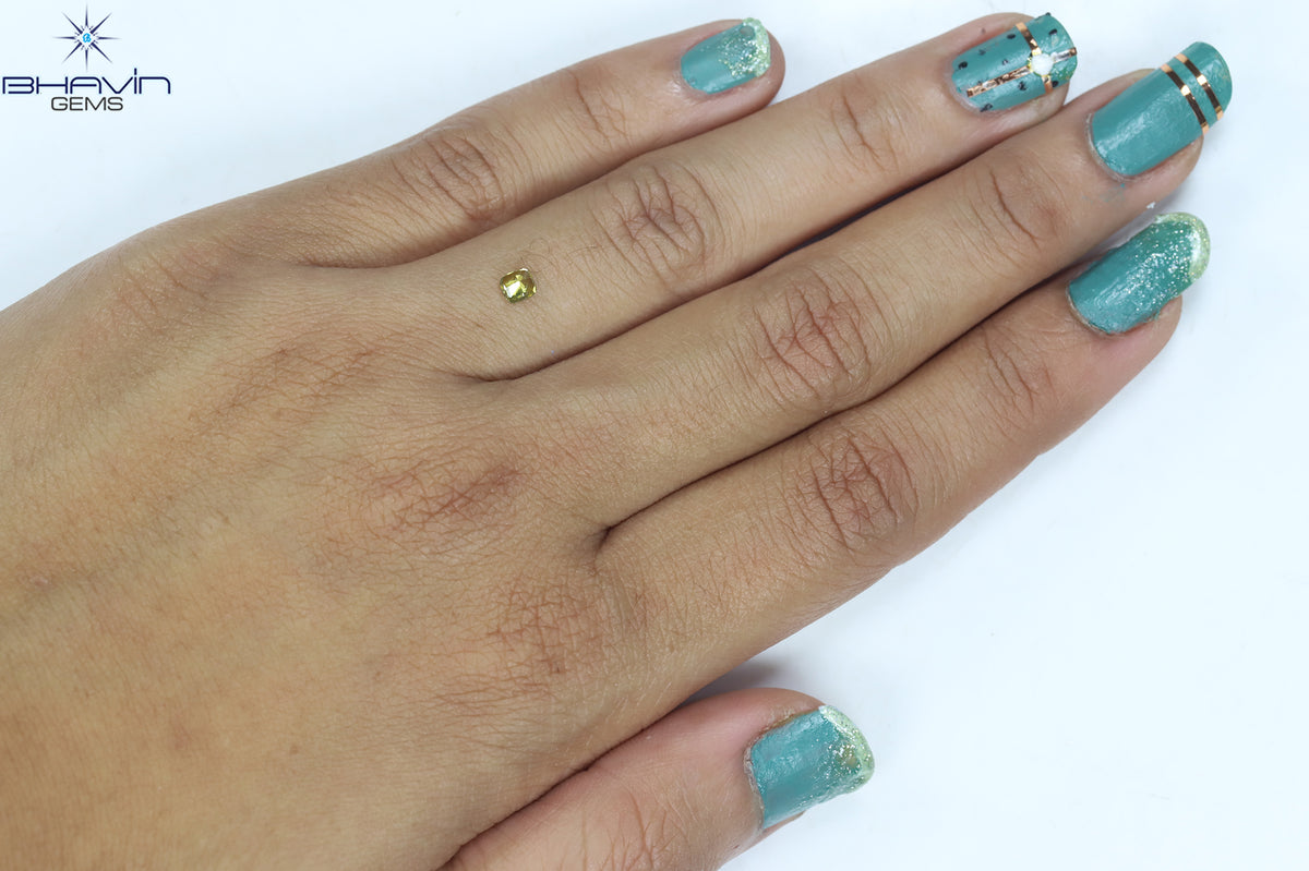 0.24 CT クッション シェイプ ナチュラル ルース ダイヤモンド 強化グリーン カラー SI2 クラリティ (3.55 MM)