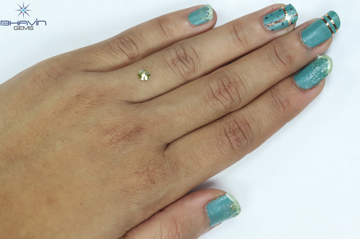 0.31 CT Natural Round Diamond Enhanced Yellow Green Color Clarity SI1 (4.42 MM)