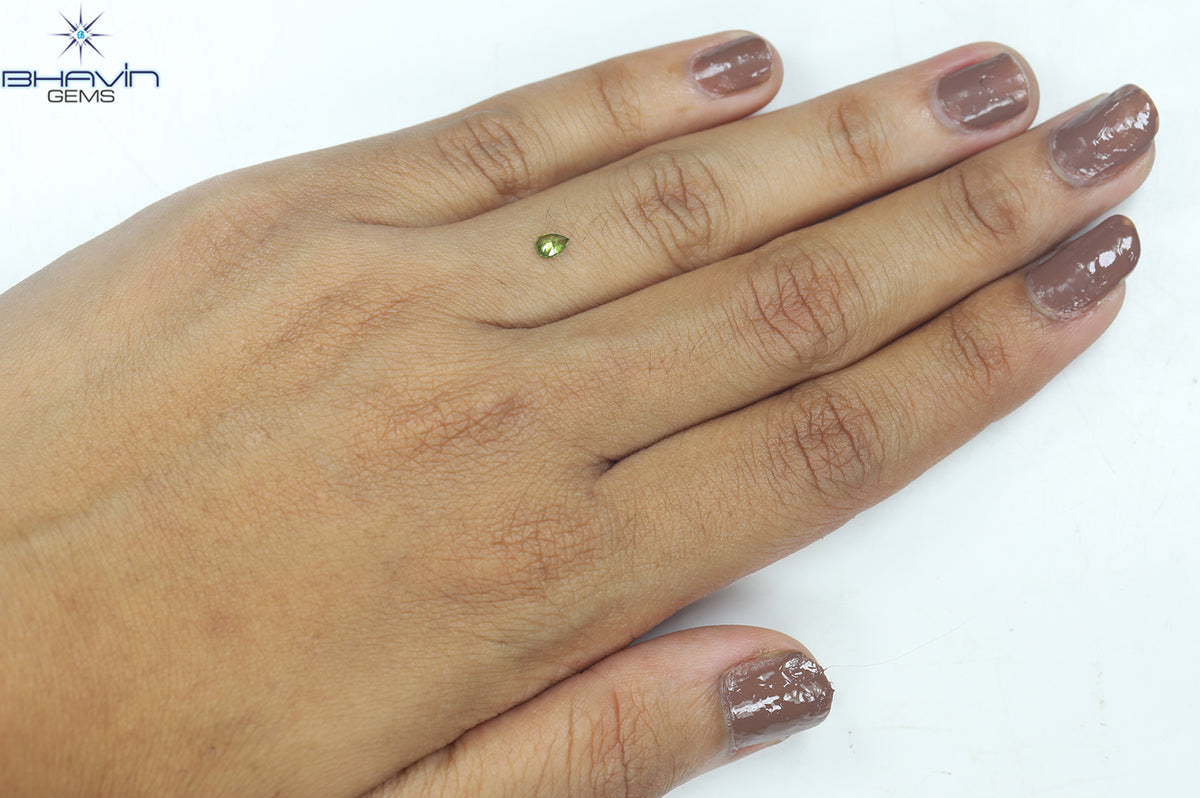 0.15 CT Natural Pear Diamond Enhanced Green Color Clarity SI1 (4.12 MM)