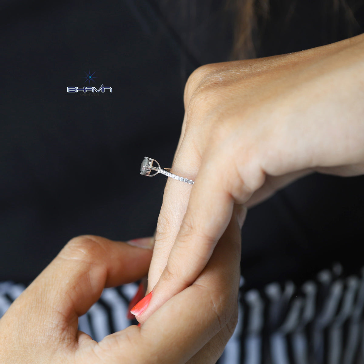 Round Shape Diamond Engagement Ring And Wedding Diamond Ring