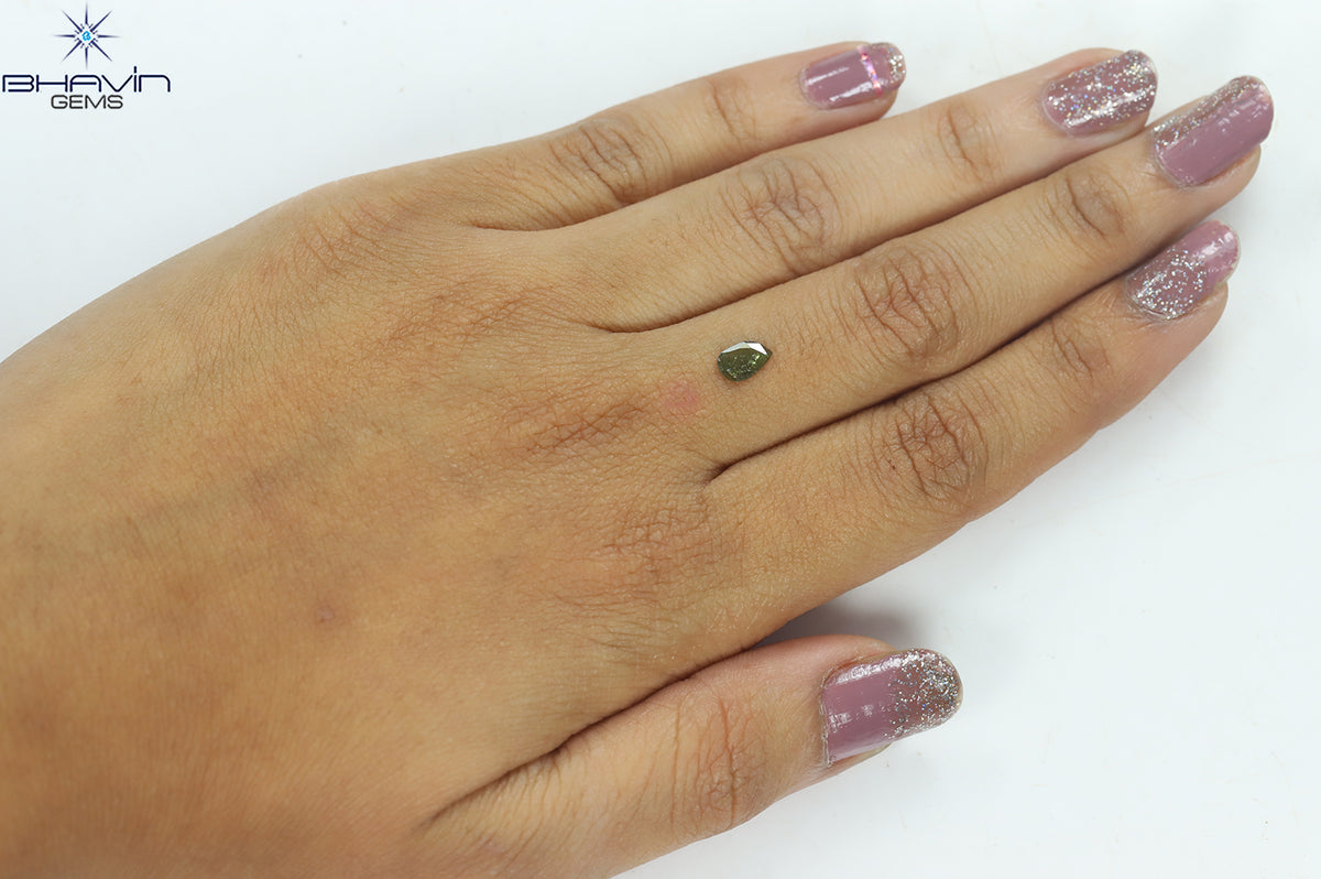 0.23 CT ペアシェイプ ナチュラル ダイヤモンド グリーン カラー I2 クラリティ (6.27 MM)