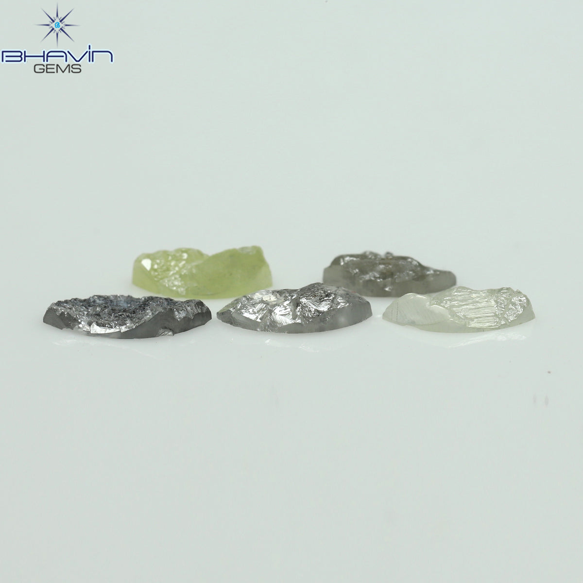 1.05 CT、ノーカット ポルキ シェイプ、天然ダイヤモンド、ブルー カラー、I3 クラリティ (5.42 MM)