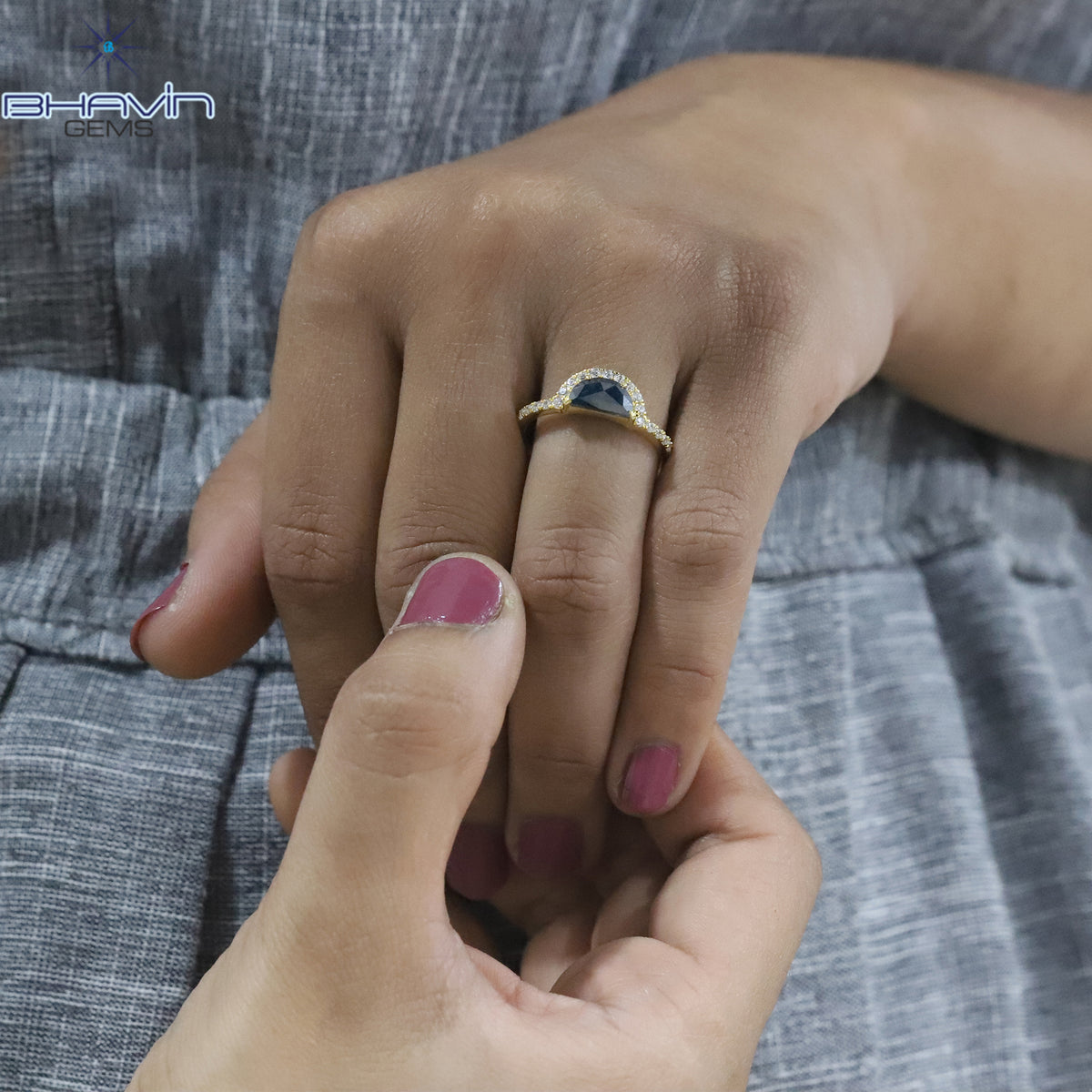 ハーフムーン ダイヤモンド ブルー ダイヤモンド 天然ダイヤモンド リング 婚約指輪
