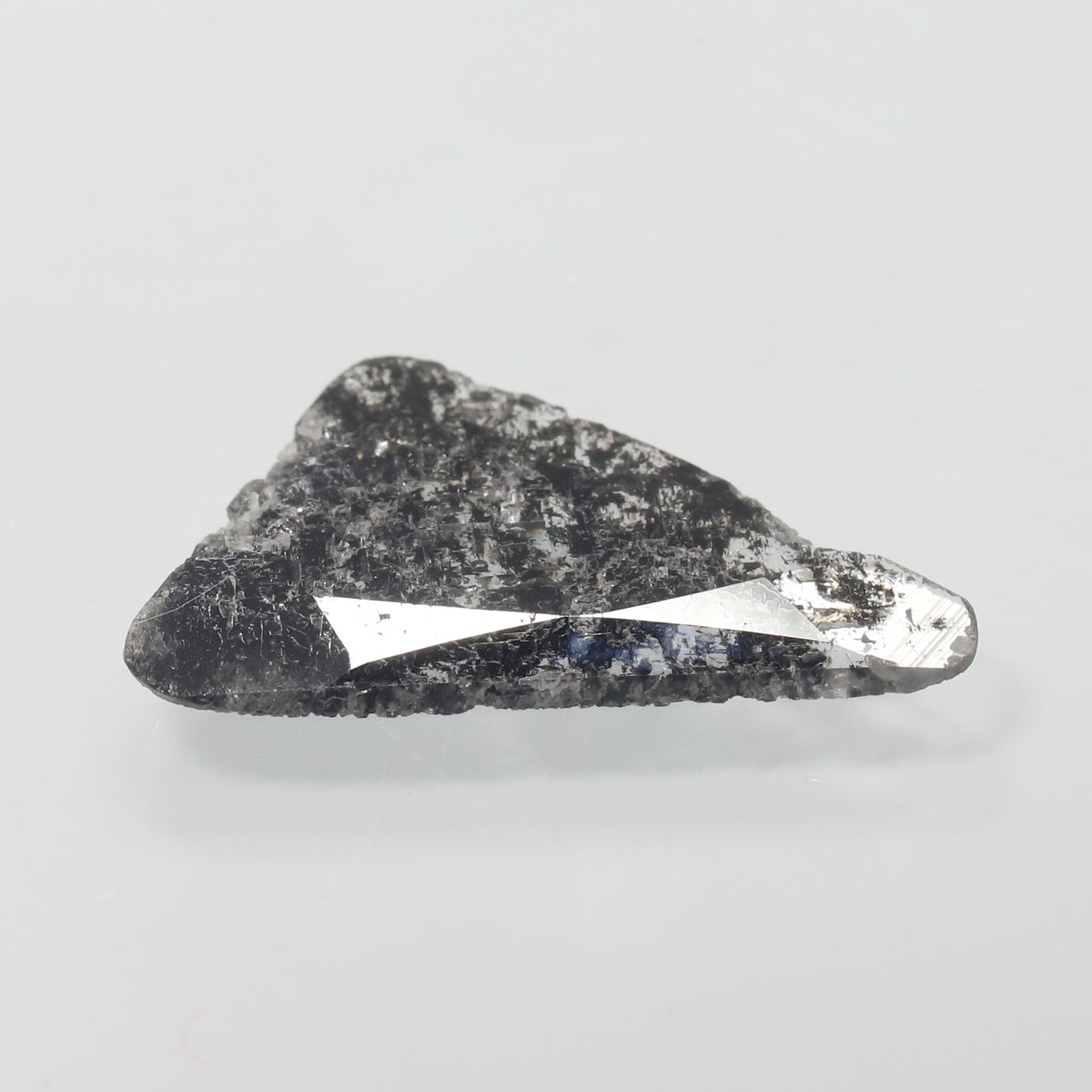 0.93 CT スライス形状 天然ダイヤモンド ソルト アンド ペッパー カラー I3 クラリティ (14.60 MM)