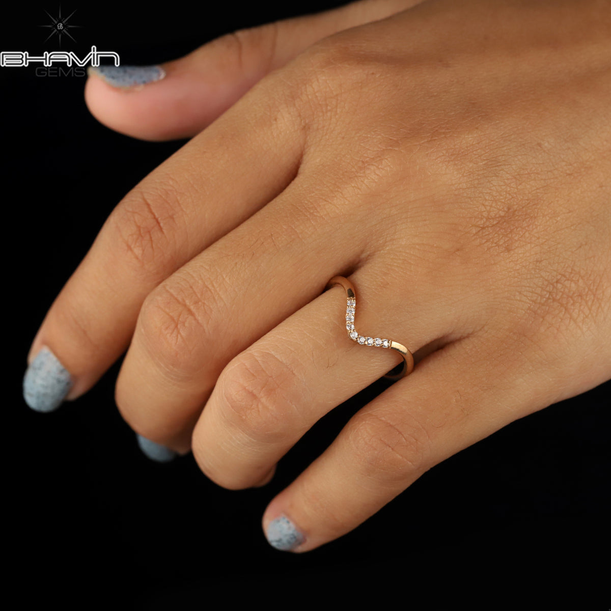 Minimalist V-Curve Natural Round Diamond Ring