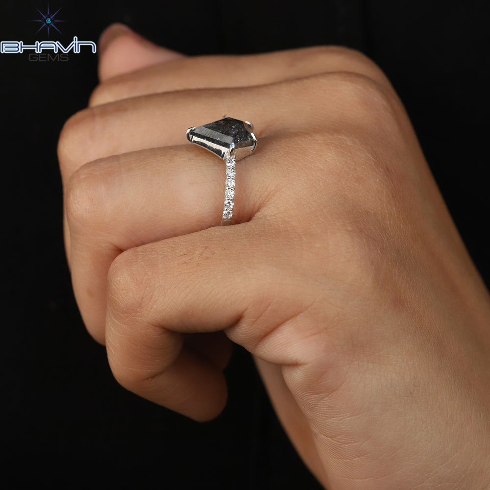 ペンタゴン ダイヤモンド ソルト アンド ペーパー カラー ナチュラル ダイヤモンド リング 婚約指輪