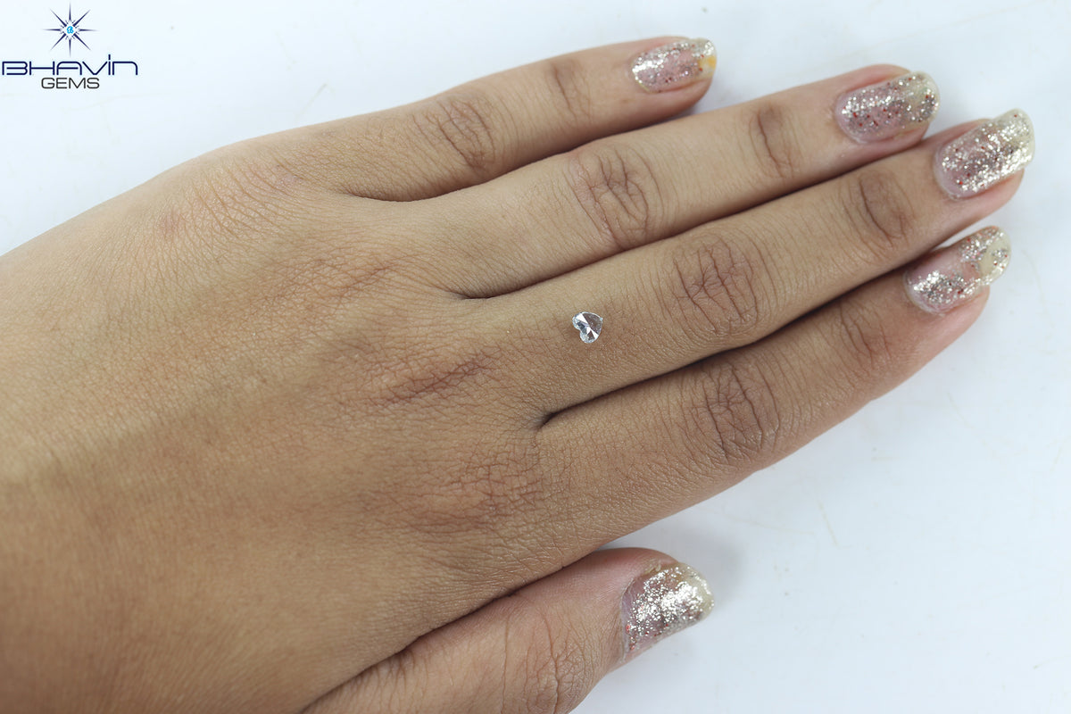 0.39 CT、ハート ダイヤモンド、緑がかった青色、クラリティ VVS2