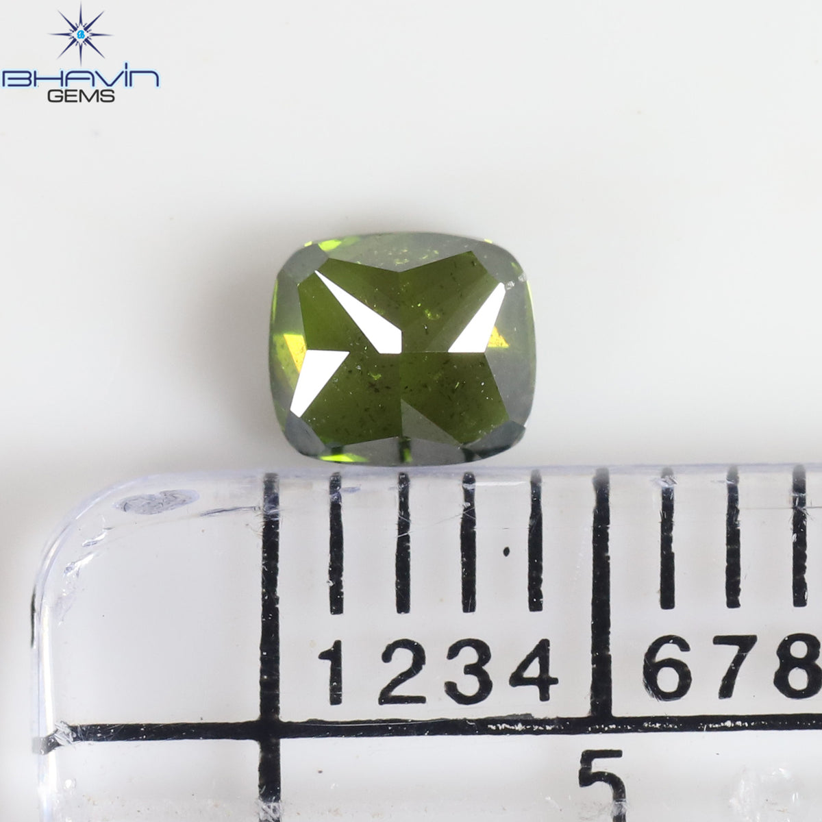 0.30CT、クッションダイヤモンド、グリーンカラー、クラリティSI2