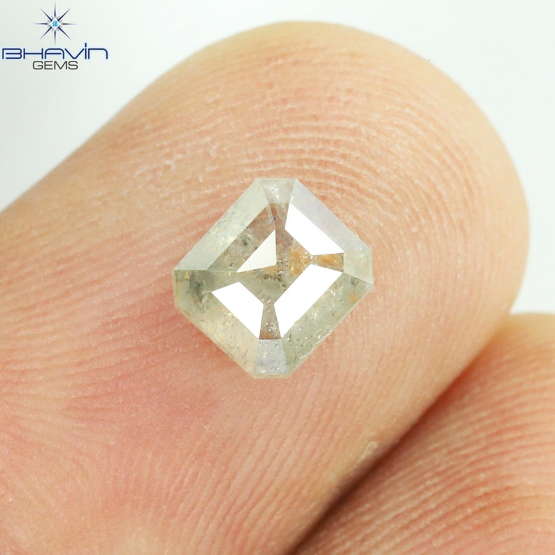 1.06 CT スクエア エメラルド シェイプ ナチュラル ダイヤモンド ソルト アンド ペッパー カラー クラリティ I3 (6.43 MM)
