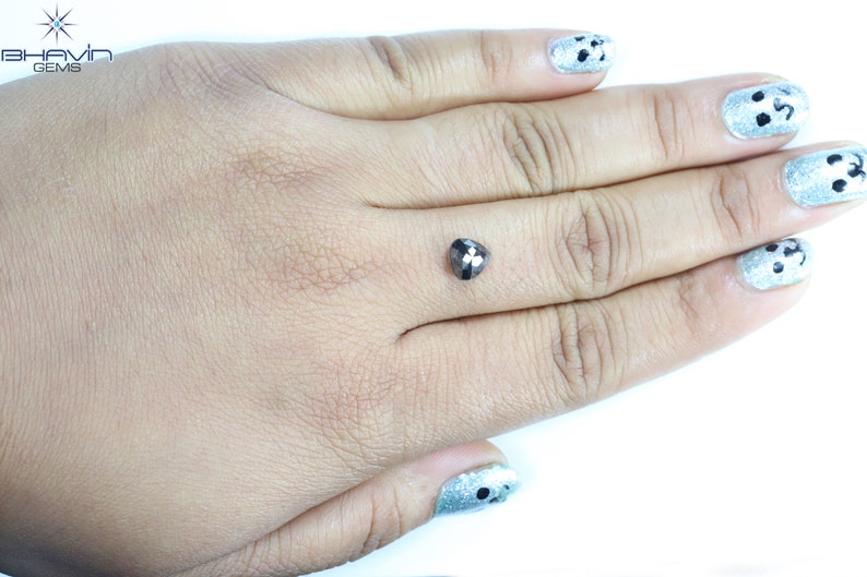 1.50 CT ペアシェイプ ナチュラル ダイヤモンド ブラック (ソルト アンド ペッパー) カラー I3 クラリティ (6.41 MM)
